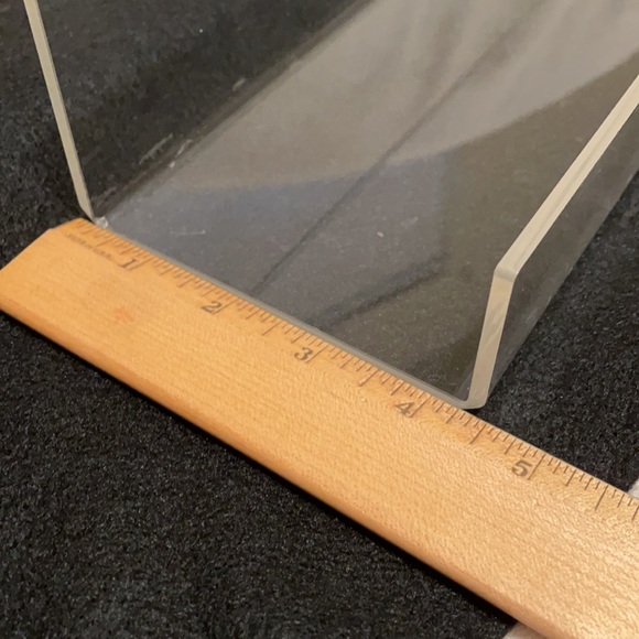 2 Clear Plastic Shelves - Picture 4 of 6